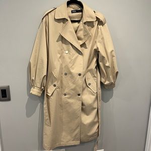 Zara trench coat. Balloon sleeves. Oversized. Size small. Fall fashion